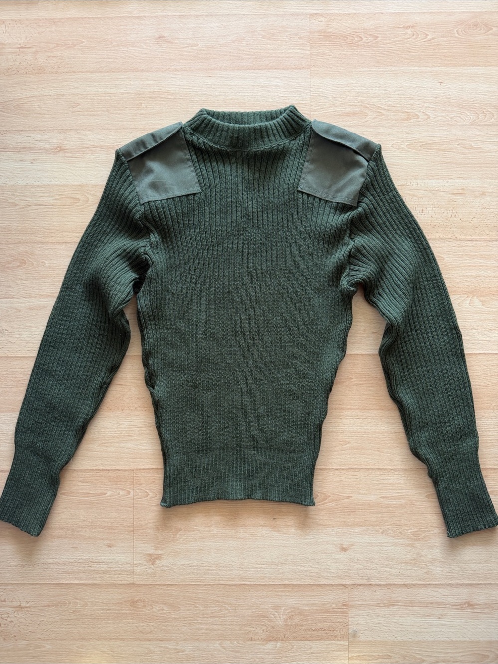 Men's US military Green wool Sweater with Shoulder strap elbow patche size small